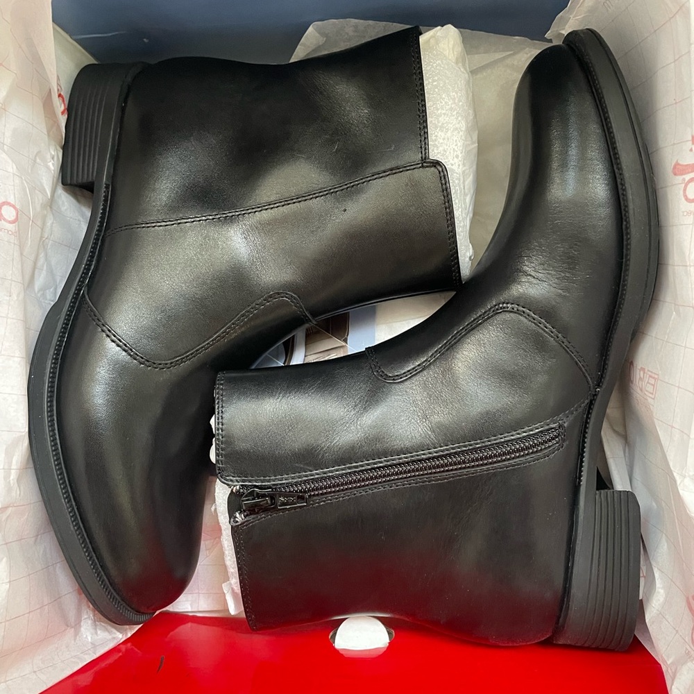 Abeo Urbana Women's Black Leather Ankle Boots 7 Neutral - New in Box!